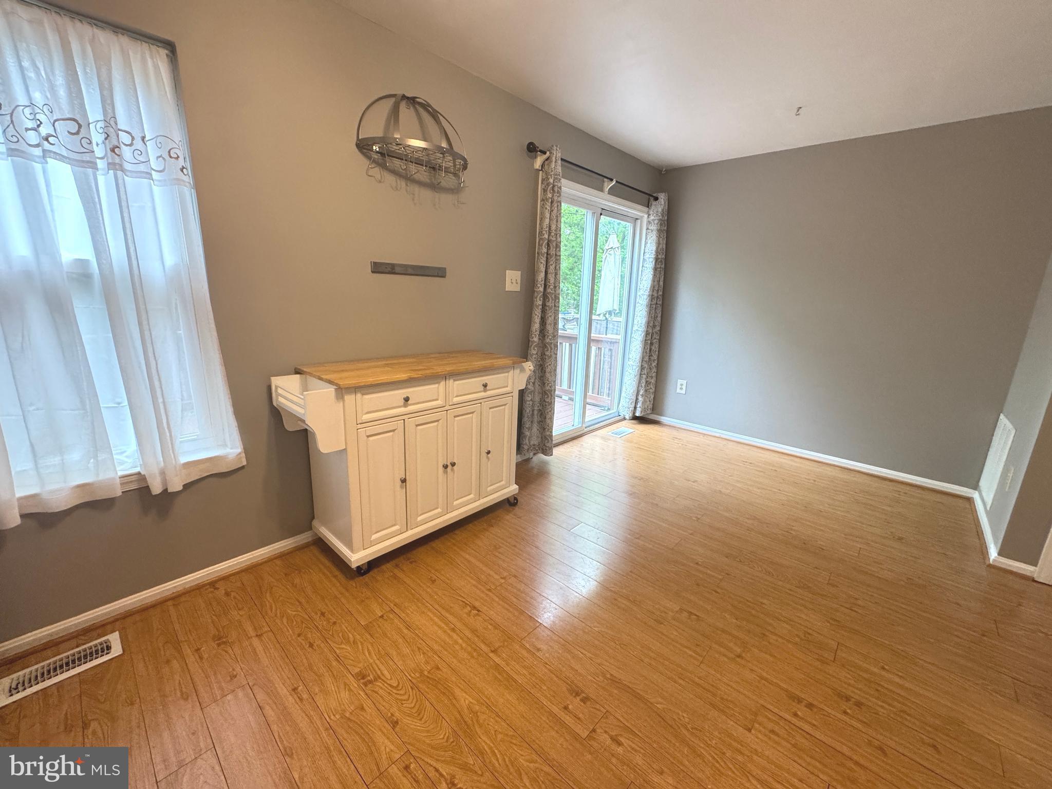 RIVERCHASE - Residential