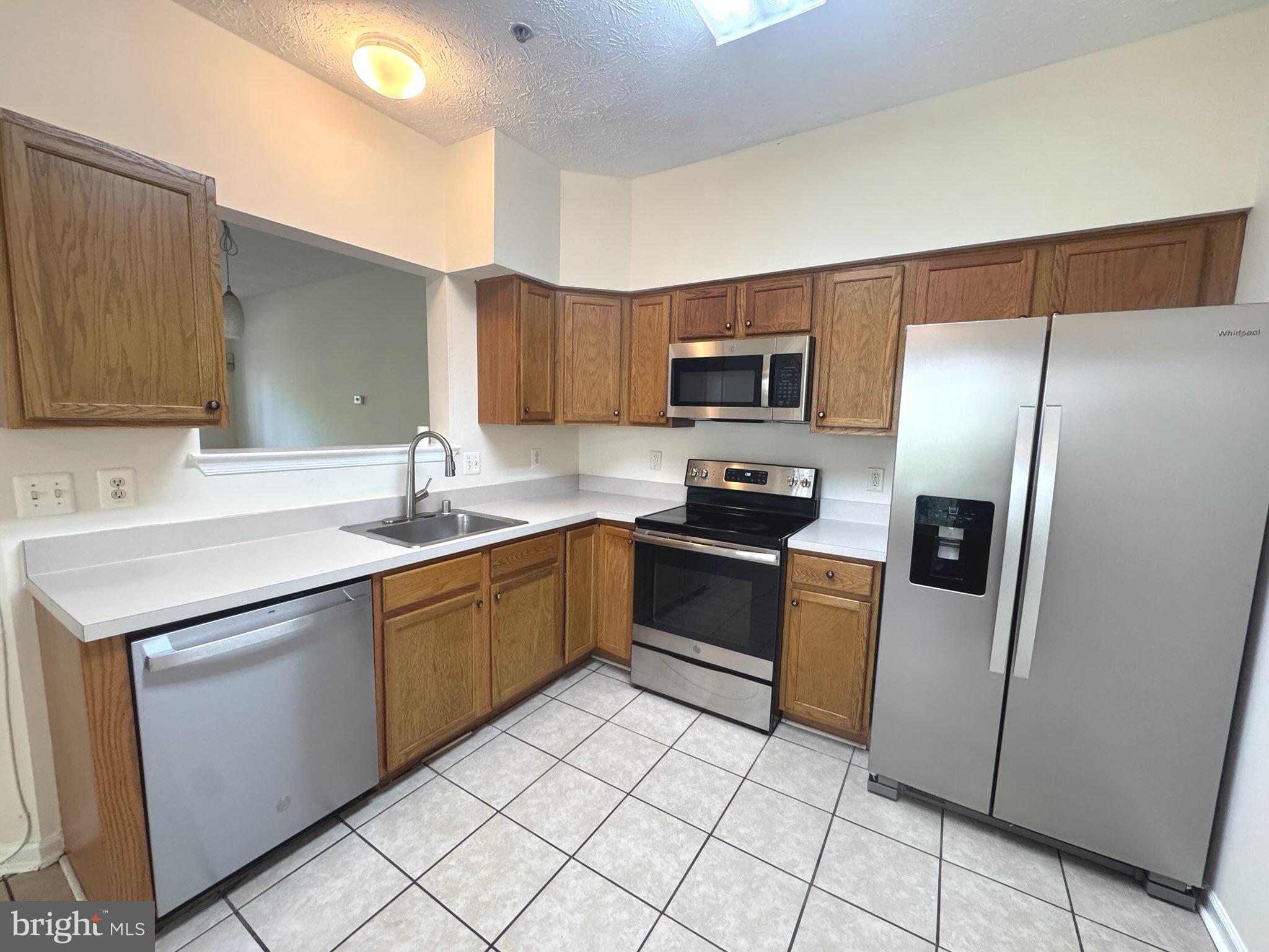 RIVERCHASE - Residential