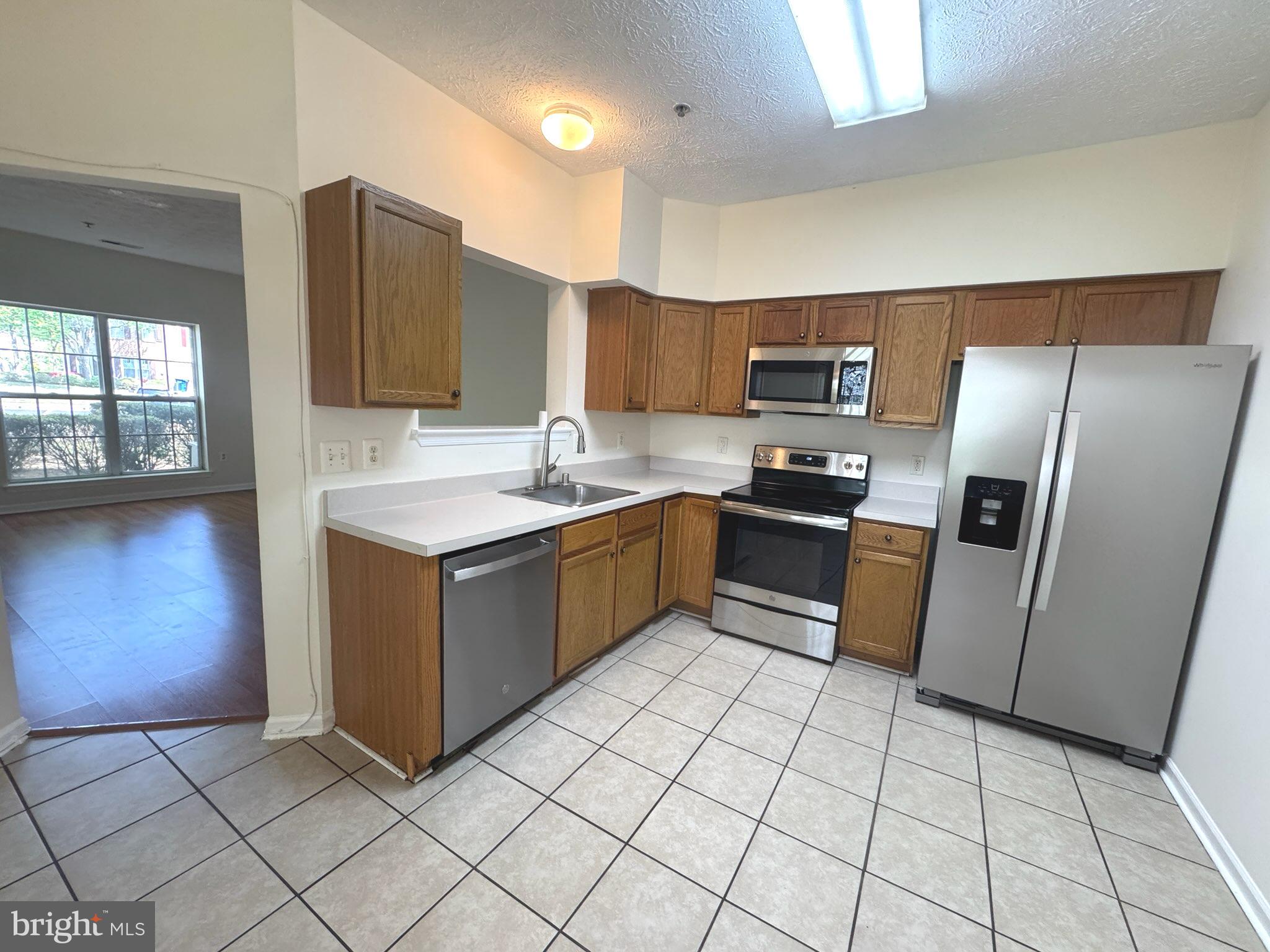 RIVERCHASE - Residential