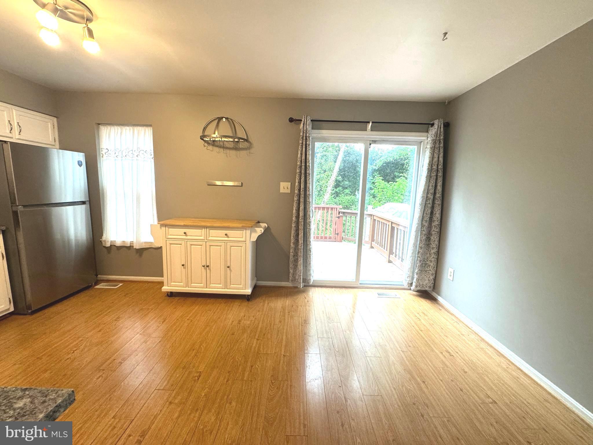 RIVERCHASE - Residential