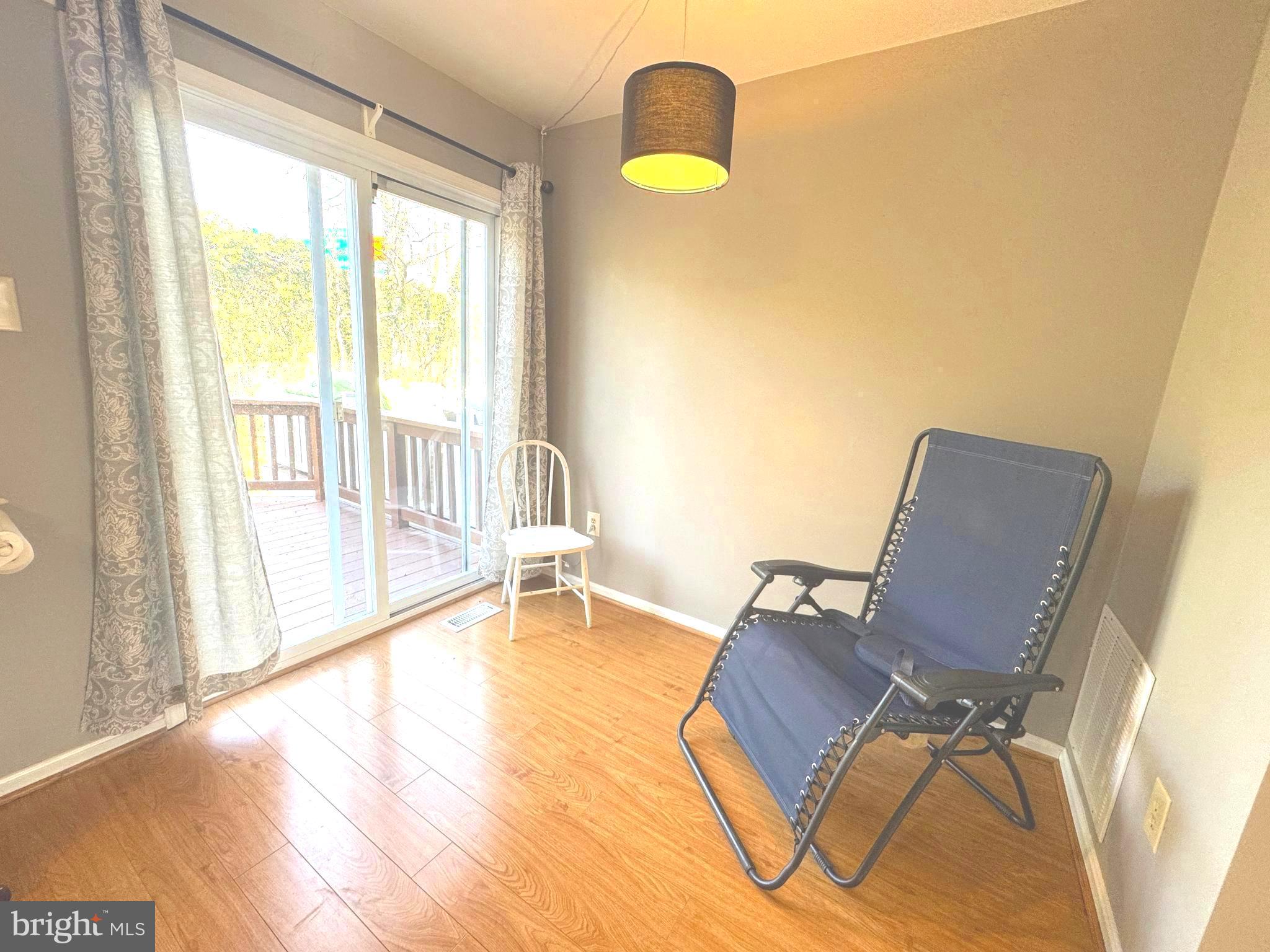 RIVERCHASE - Residential