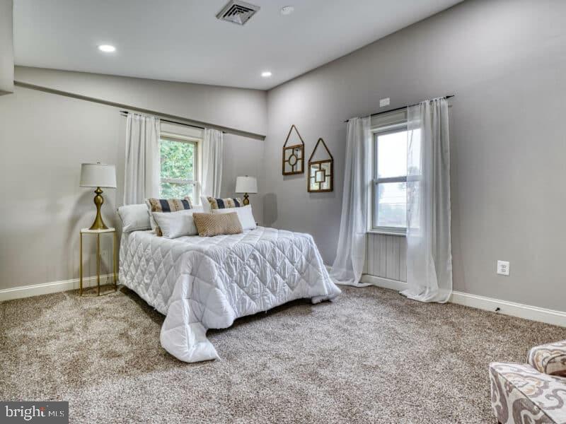 WHITEHALL - Residential