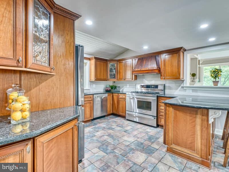 WHITEHALL - Residential