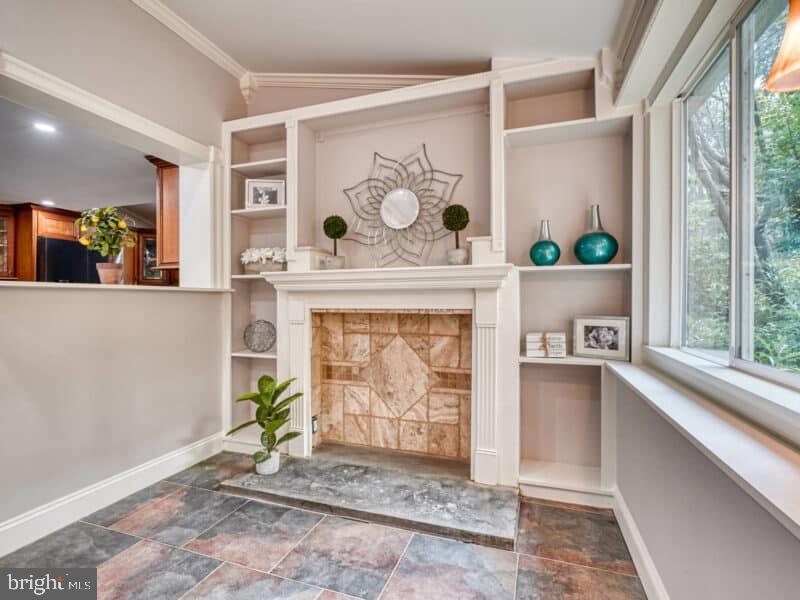 WHITEHALL - Residential