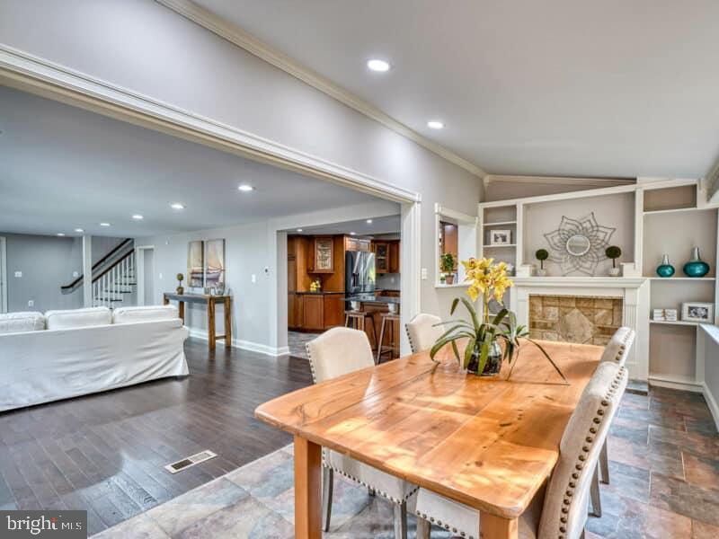 WHITEHALL - Residential