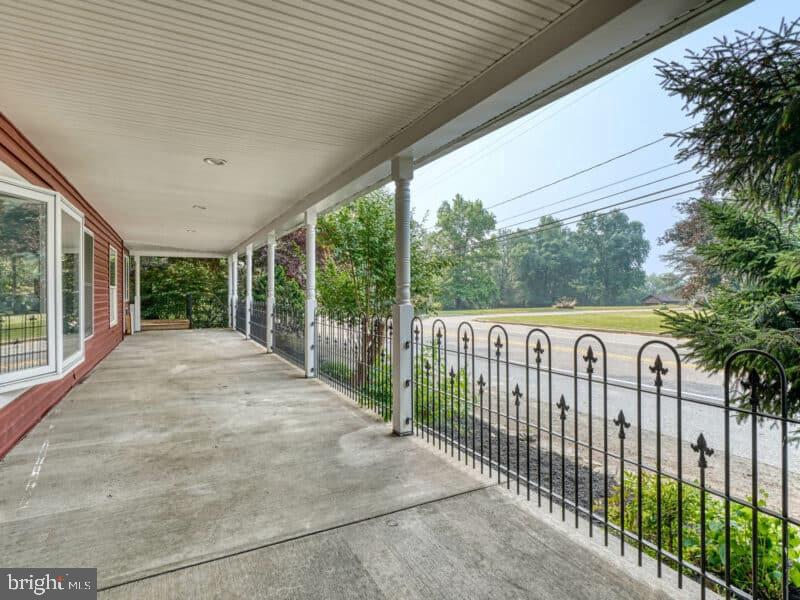 WHITEHALL - Residential