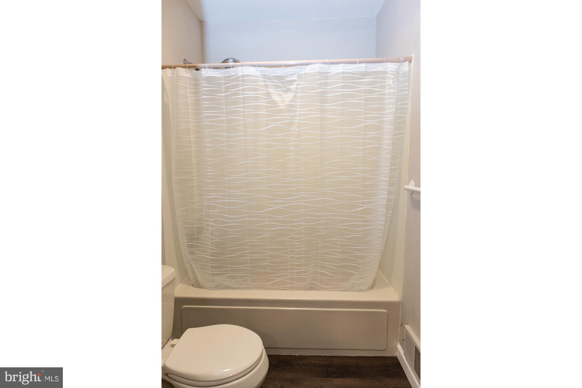 GREEN MEADOWS - Residential Lease