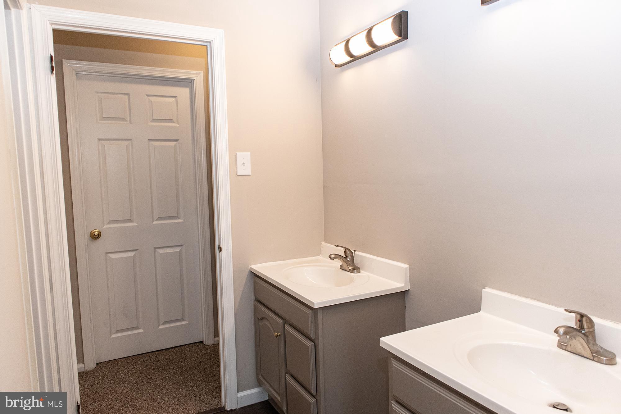 GREEN MEADOWS - Residential Lease