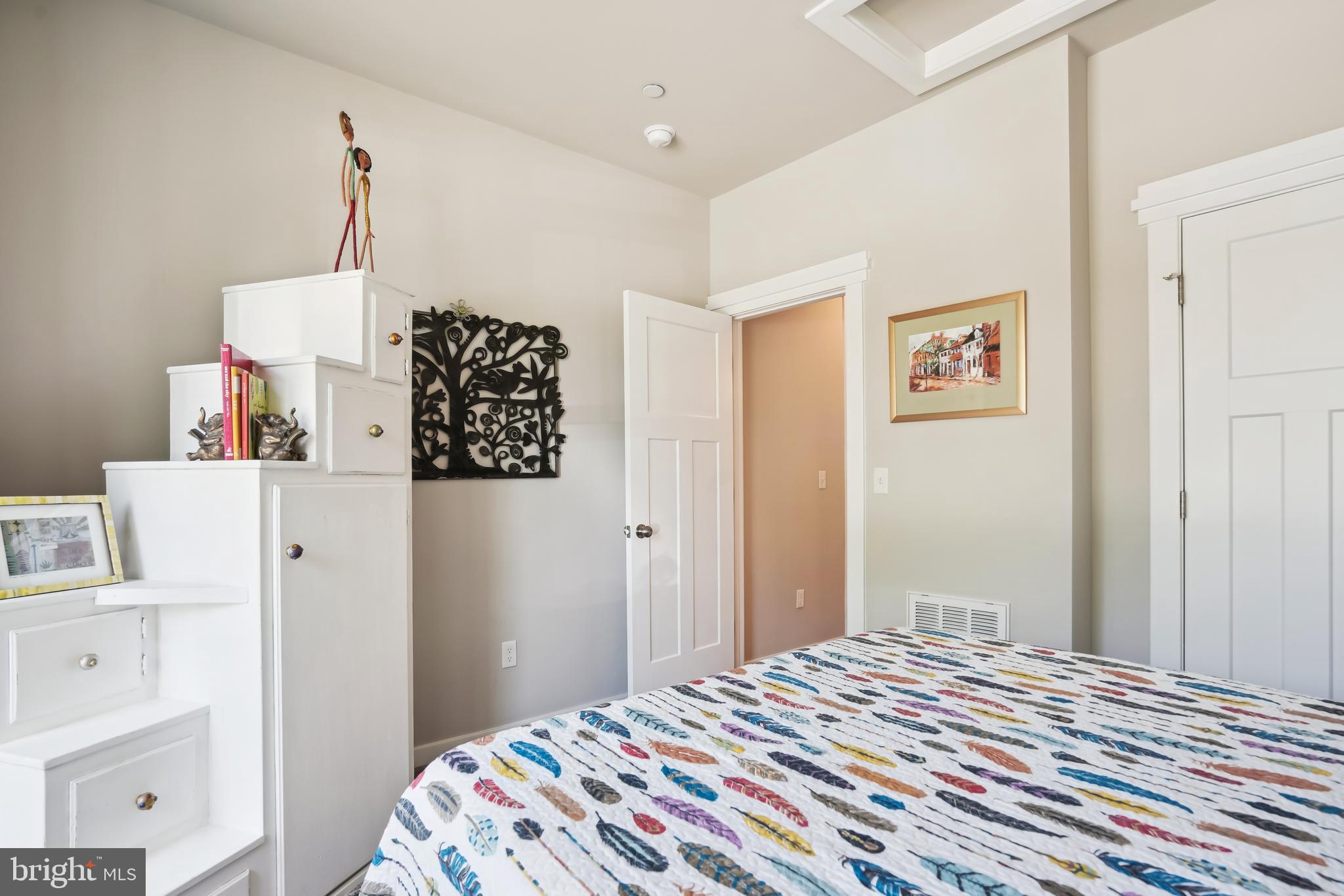 EASTON VILLAGE - Residential