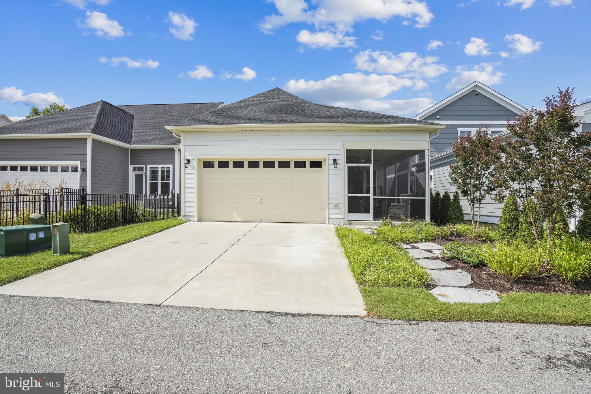 EASTON VILLAGE - Residential