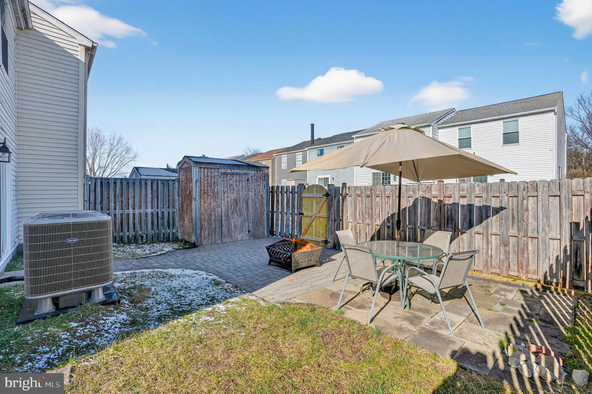 OAK POND - Residential