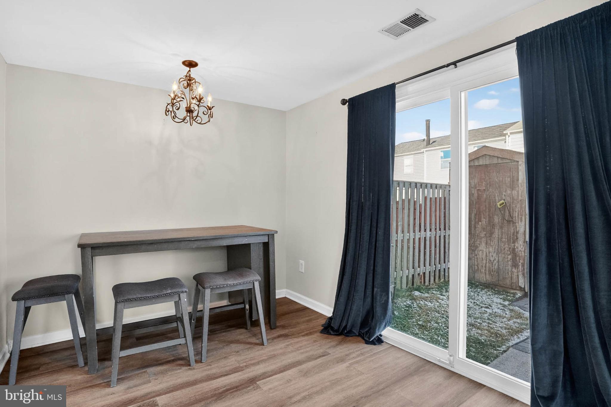 OAK POND - Residential