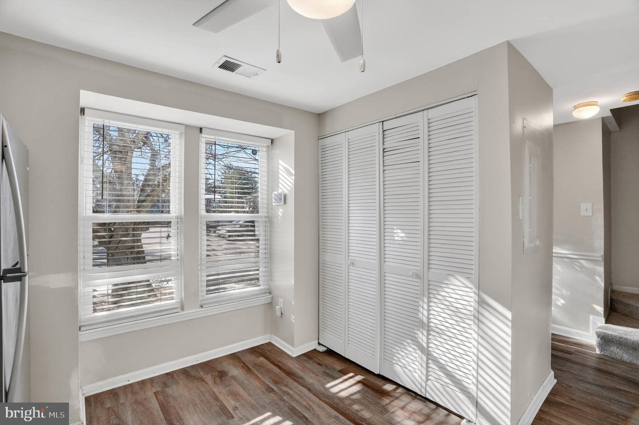 OAK POND - Residential