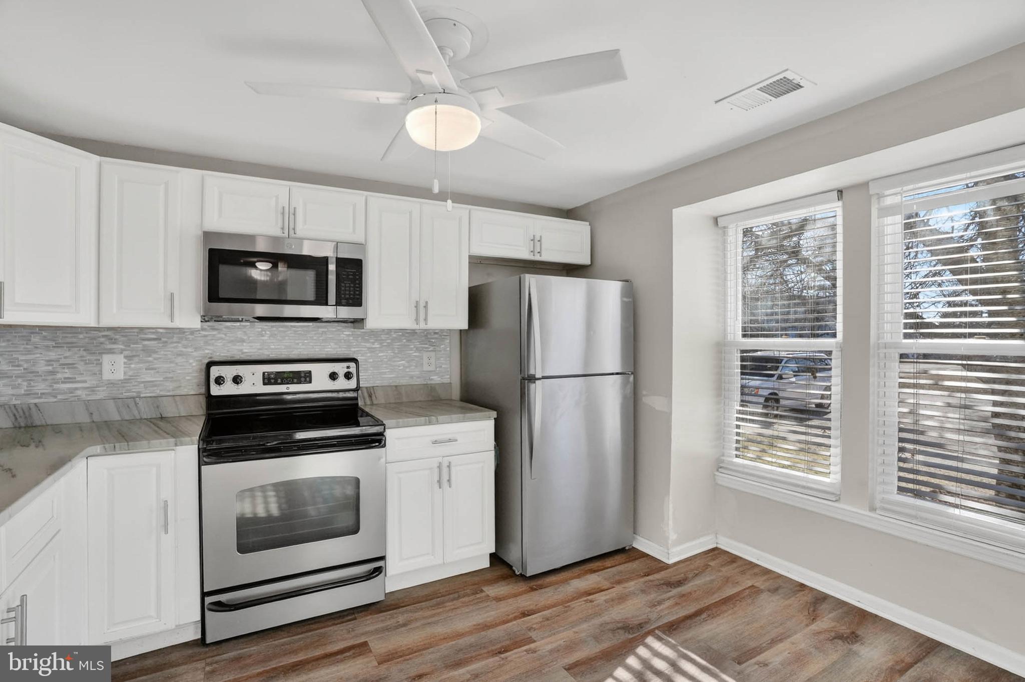 OAK POND - Residential