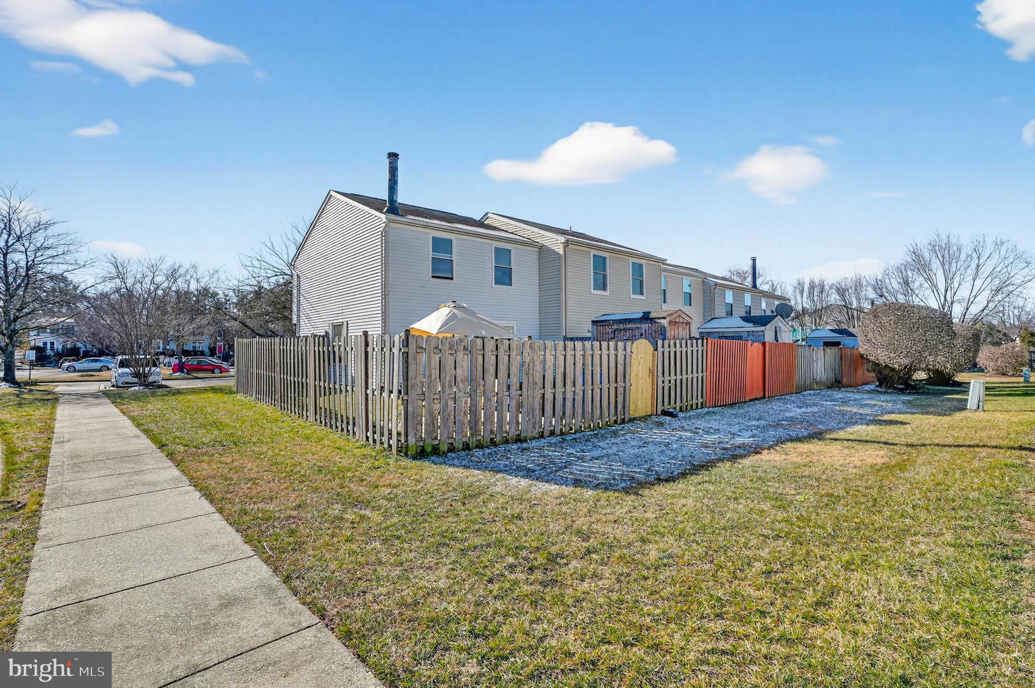 OAK POND - Residential