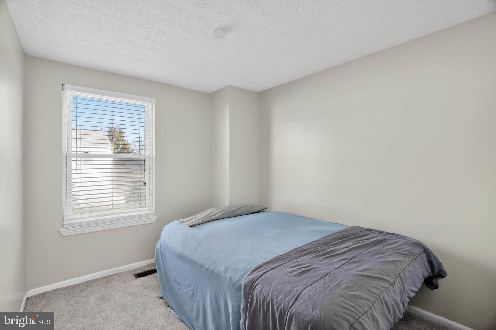 OAK POND - Residential