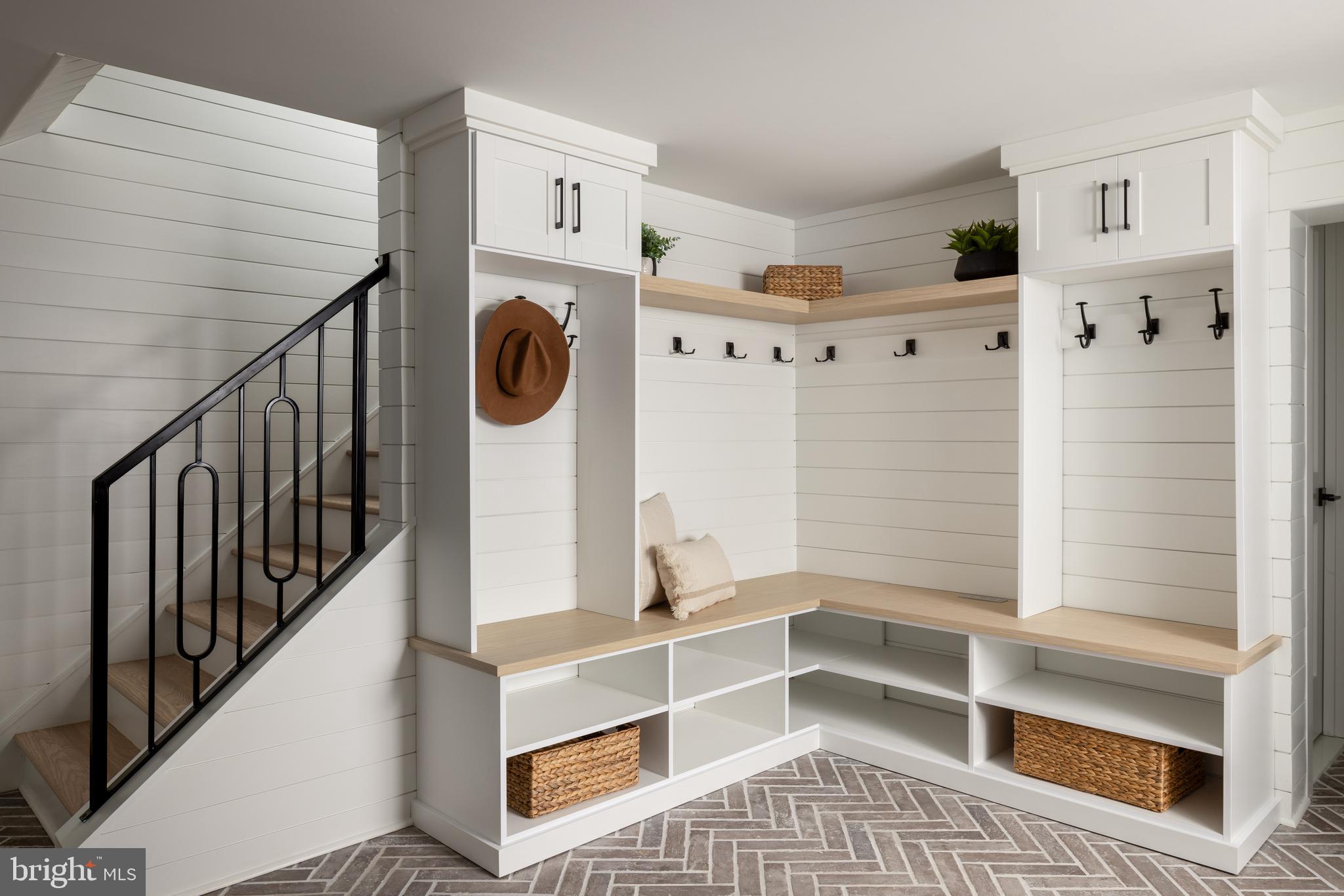 RADNOR HUNT - Residential