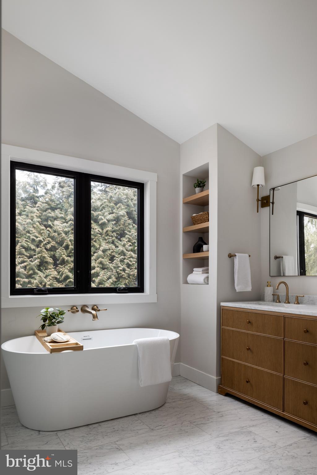 RADNOR HUNT - Residential