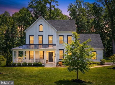 Homes For Sale - 14072 Amys Meadow Court<br/> LEESBURG, VA 20176