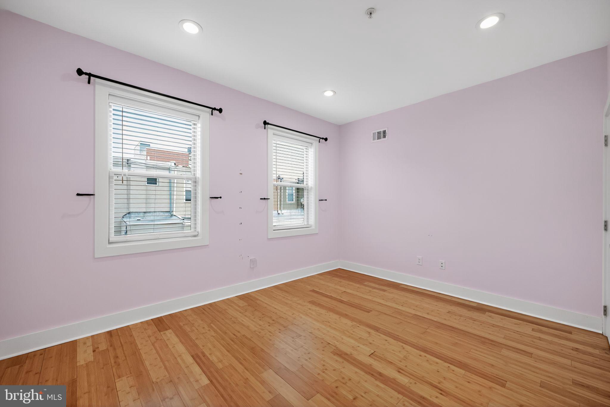 KENSINGTON - Residential