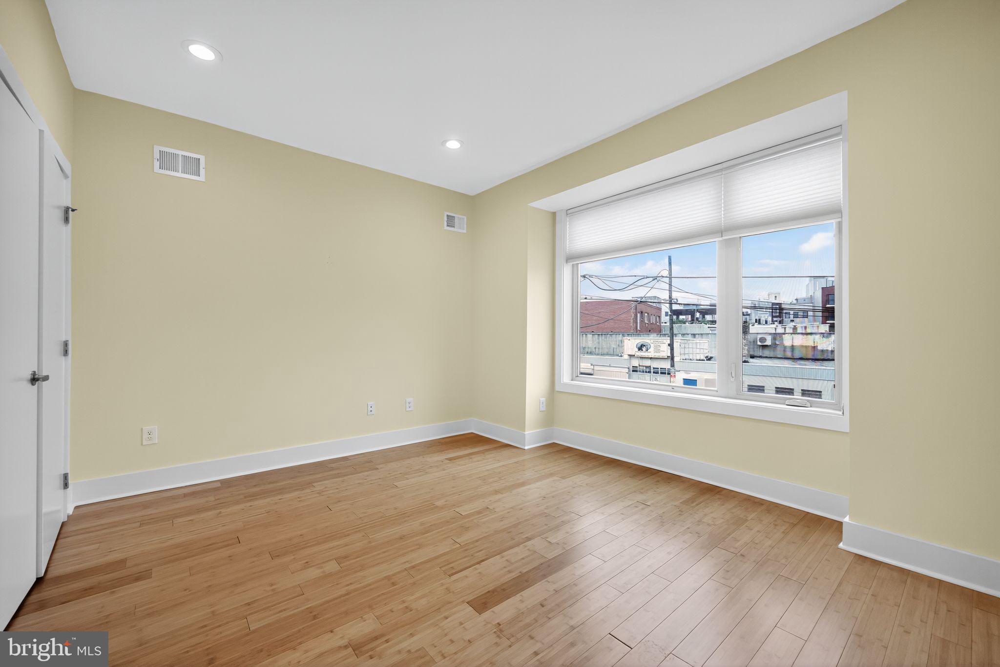 KENSINGTON - Residential