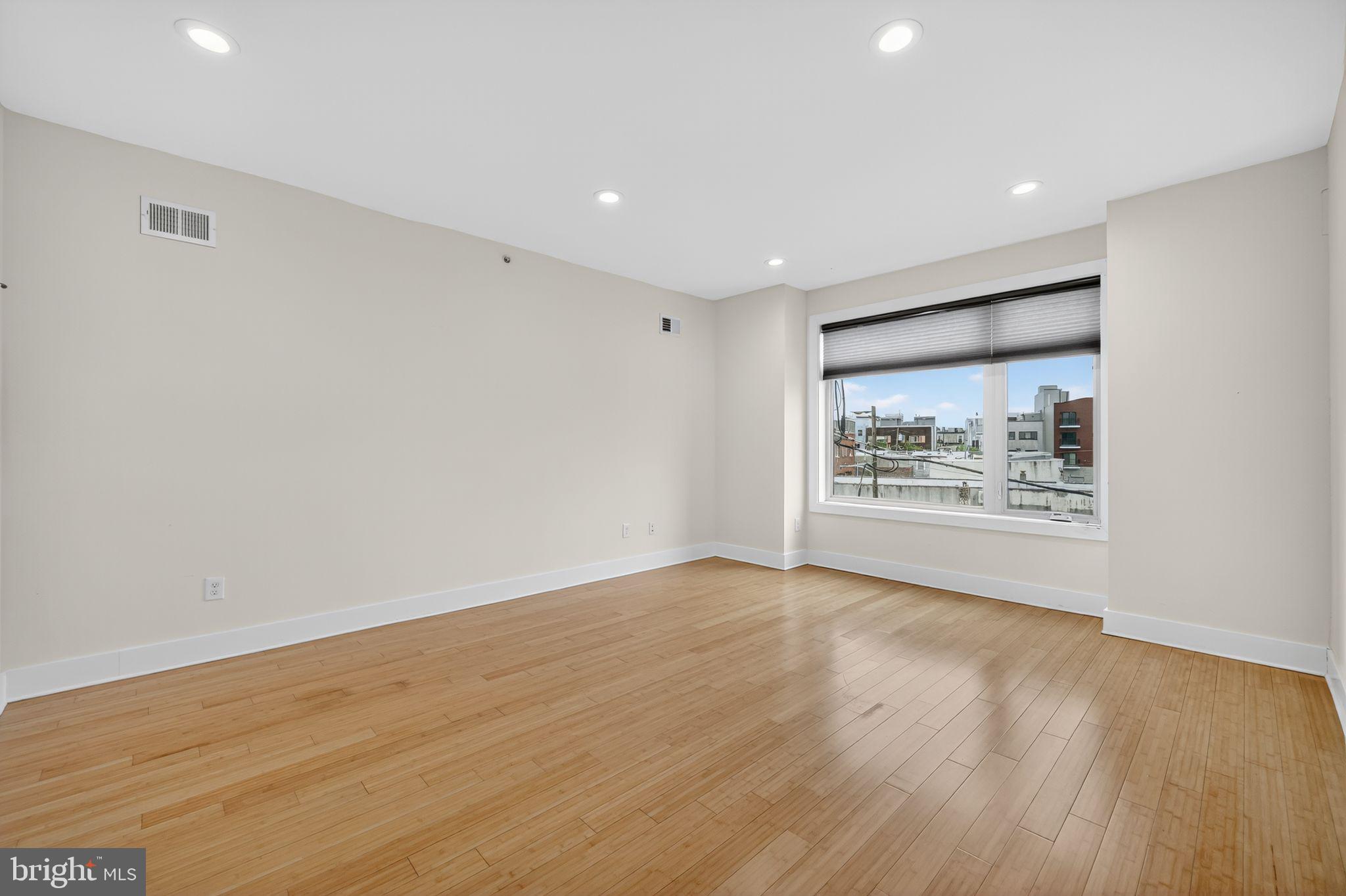 KENSINGTON - Residential