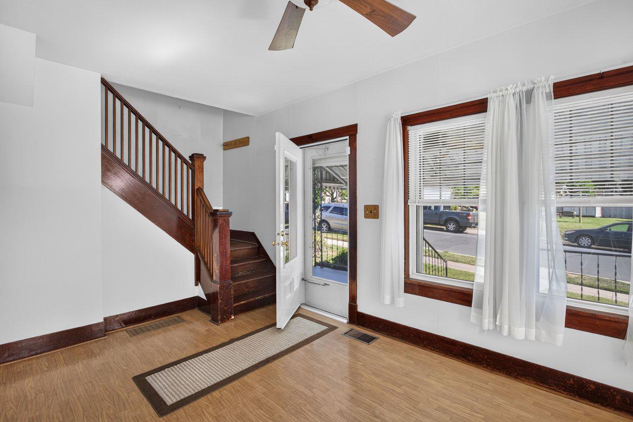 476 W WOLFE STREET