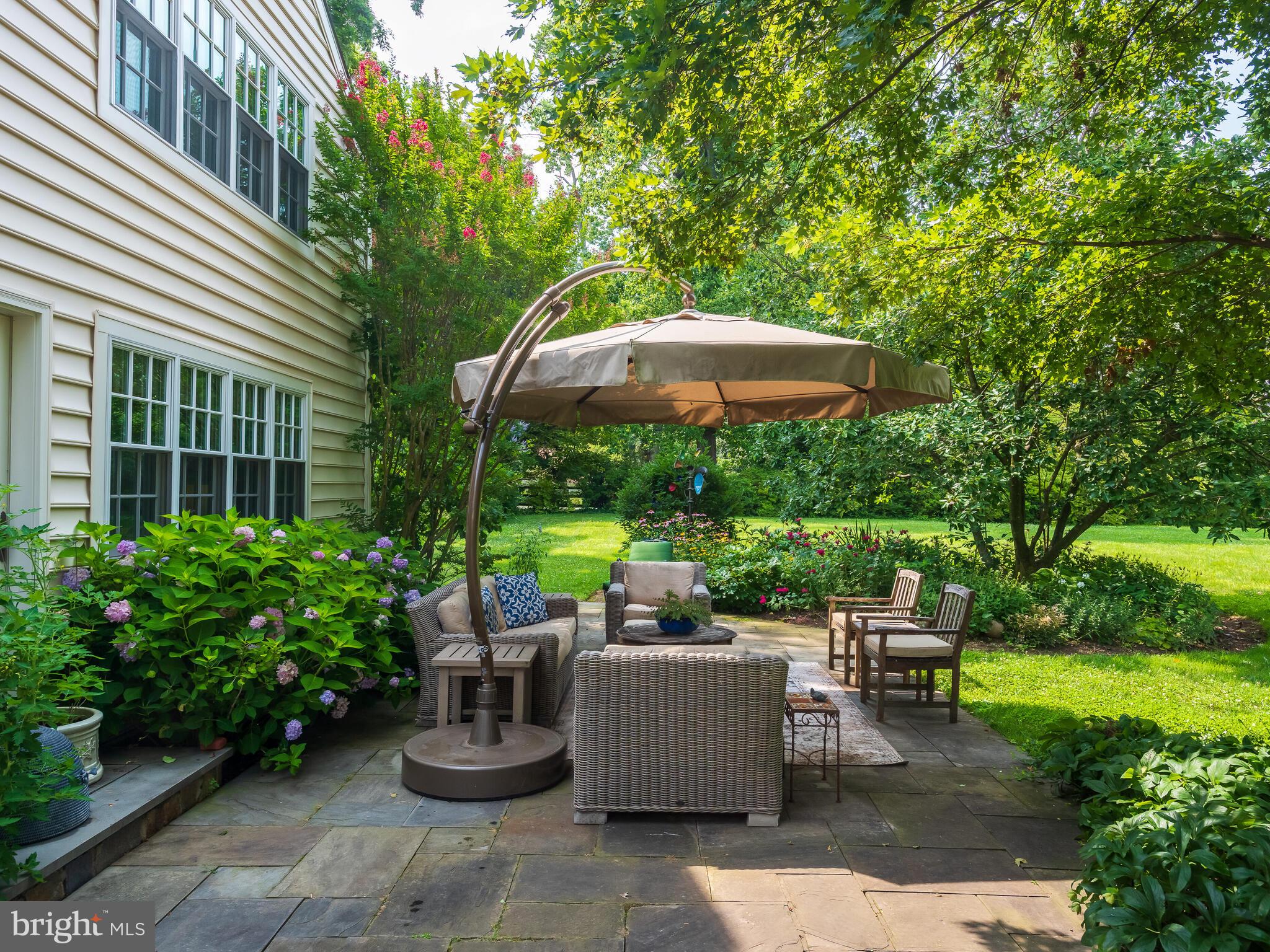 GLADWYNE - Residential