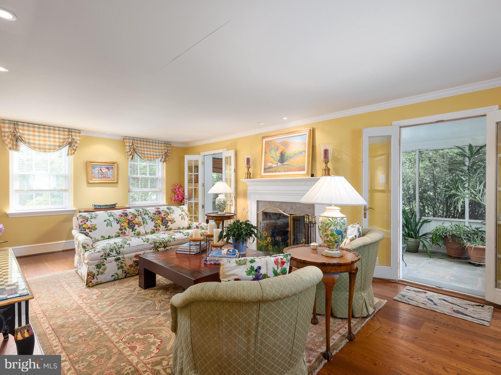 GLADWYNE - Residential