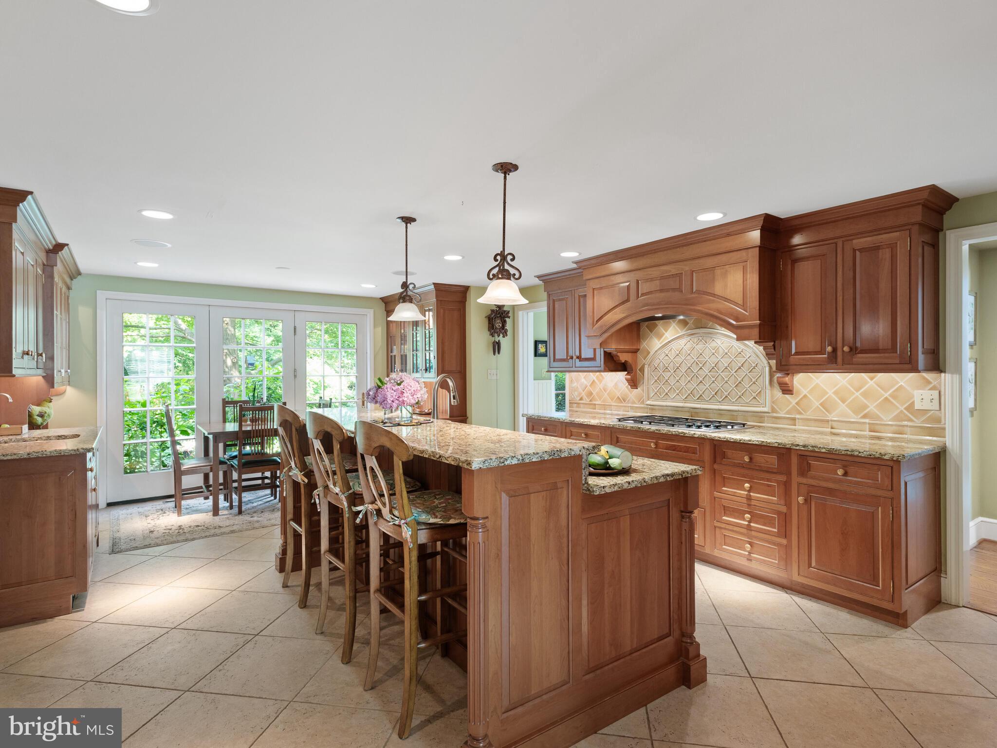 GLADWYNE - Residential