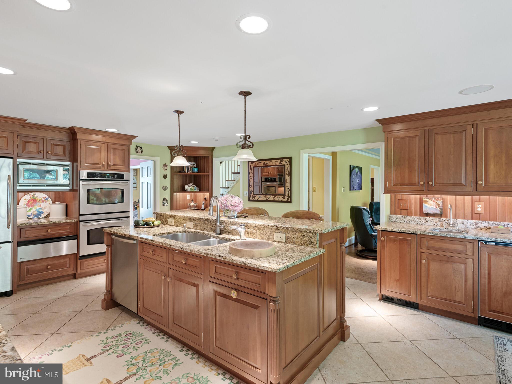 GLADWYNE - Residential