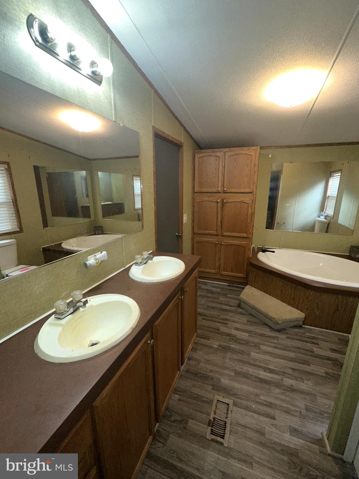 SOUTHEAST MOBILE HOME PARK - Residential