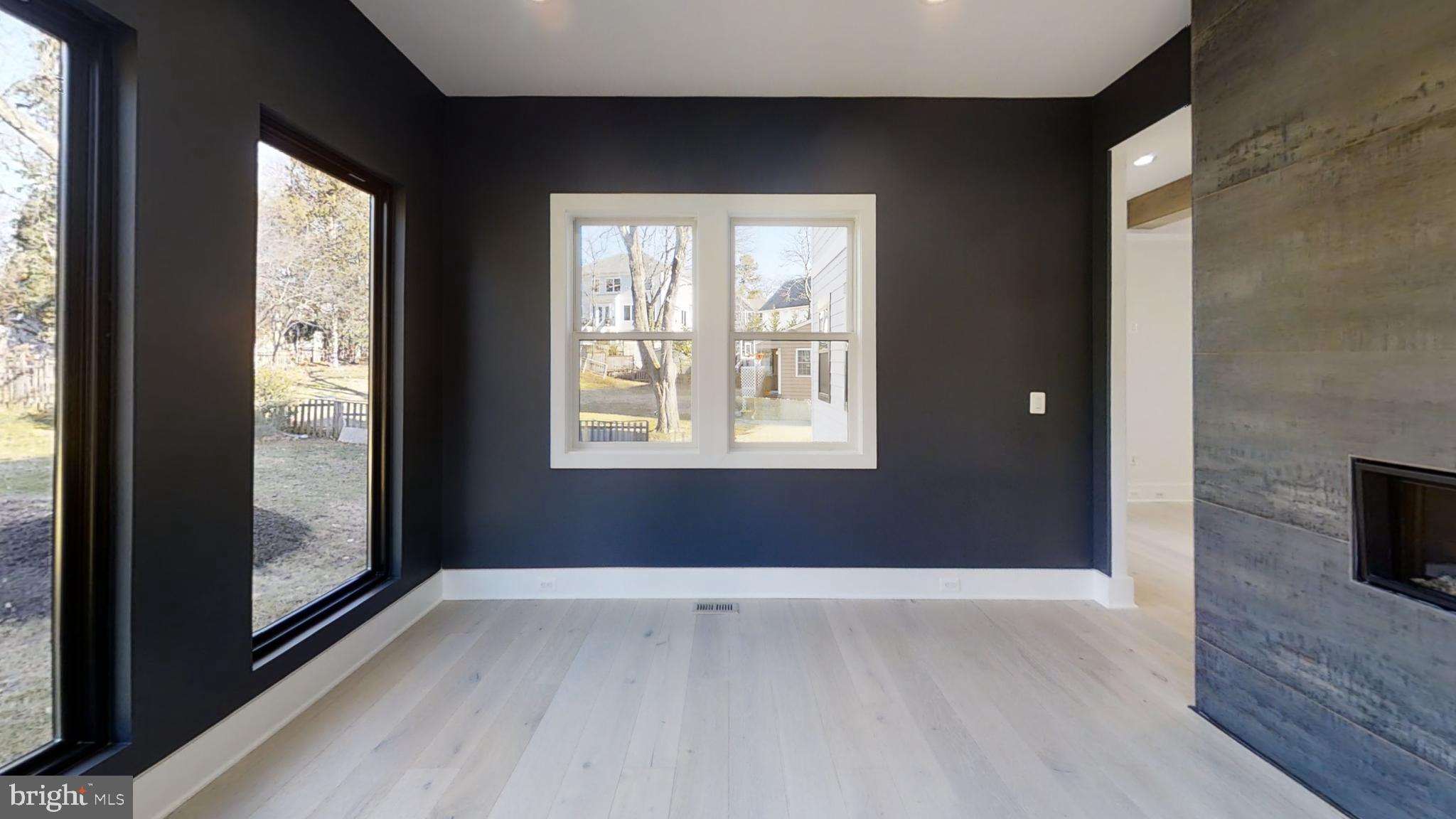 VIENNA WOODS - Residential