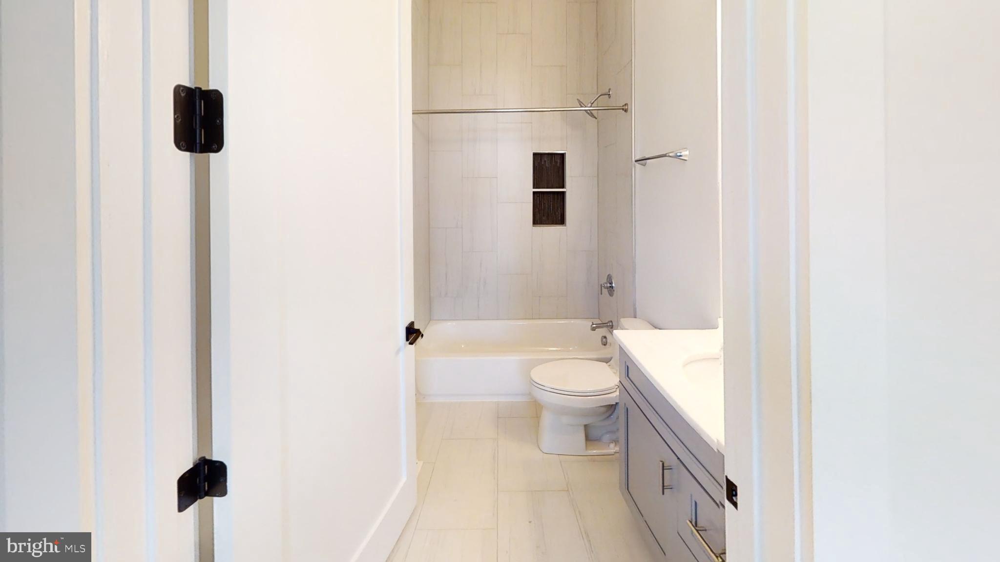 VIENNA WOODS - Residential