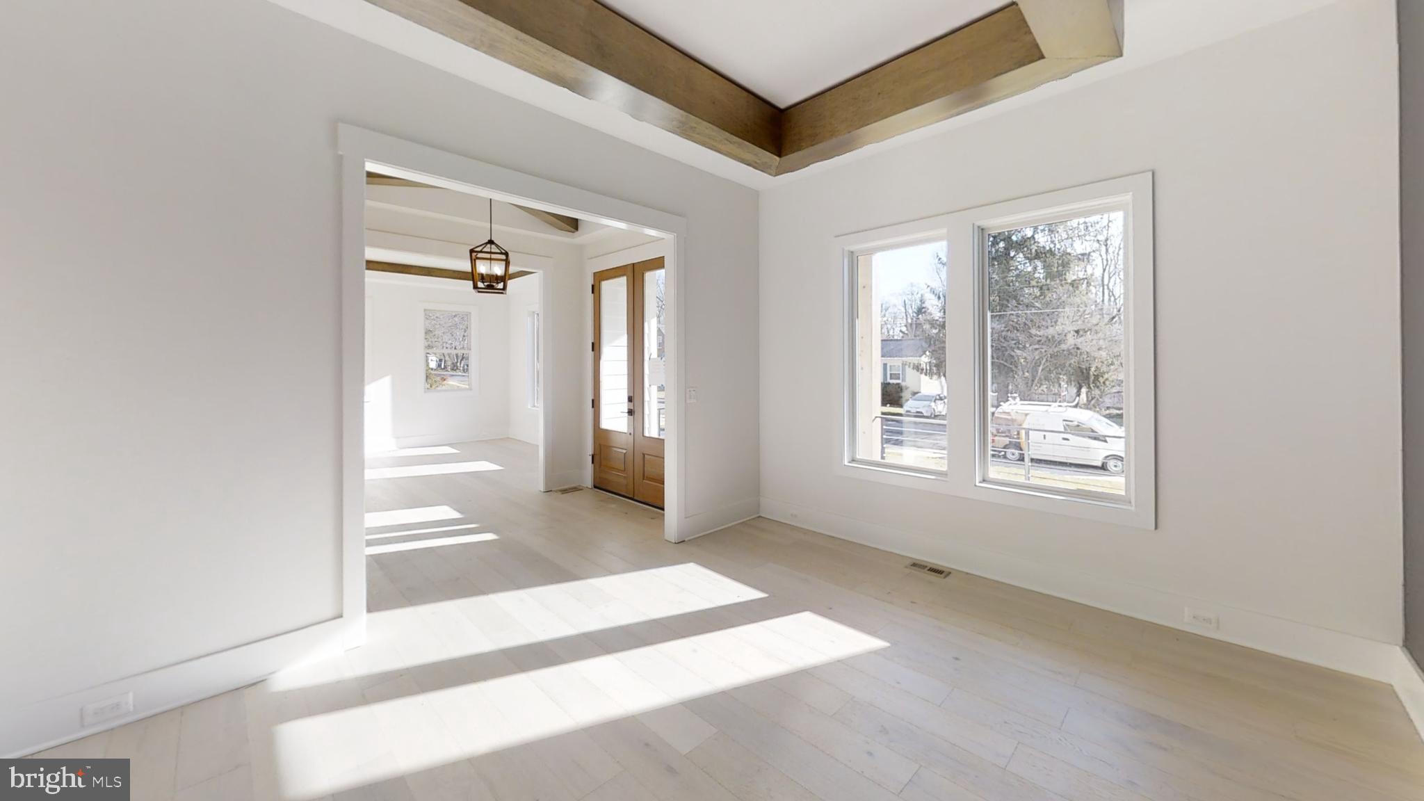 VIENNA WOODS - Residential