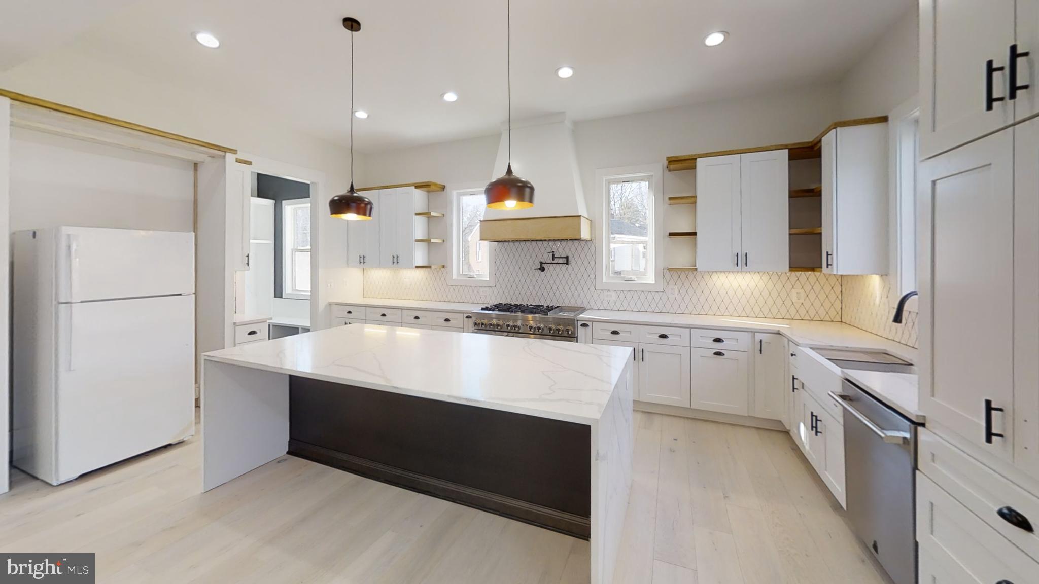 VIENNA WOODS - Residential