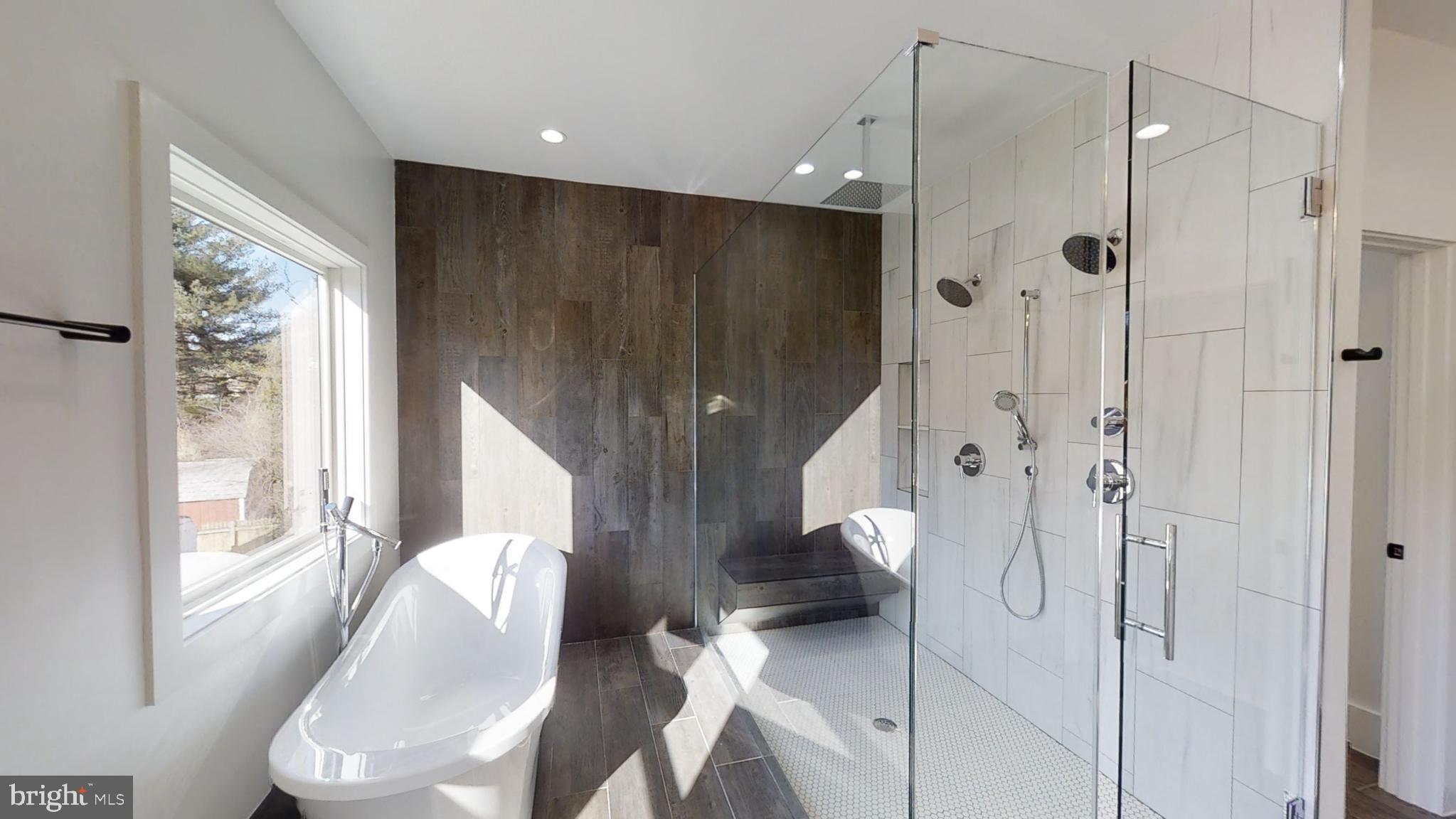 VIENNA WOODS - Residential