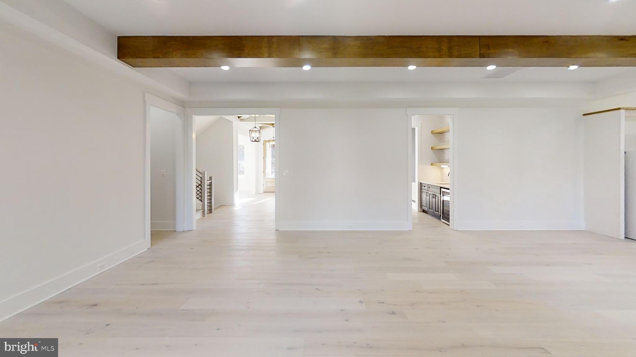 VIENNA WOODS - Residential