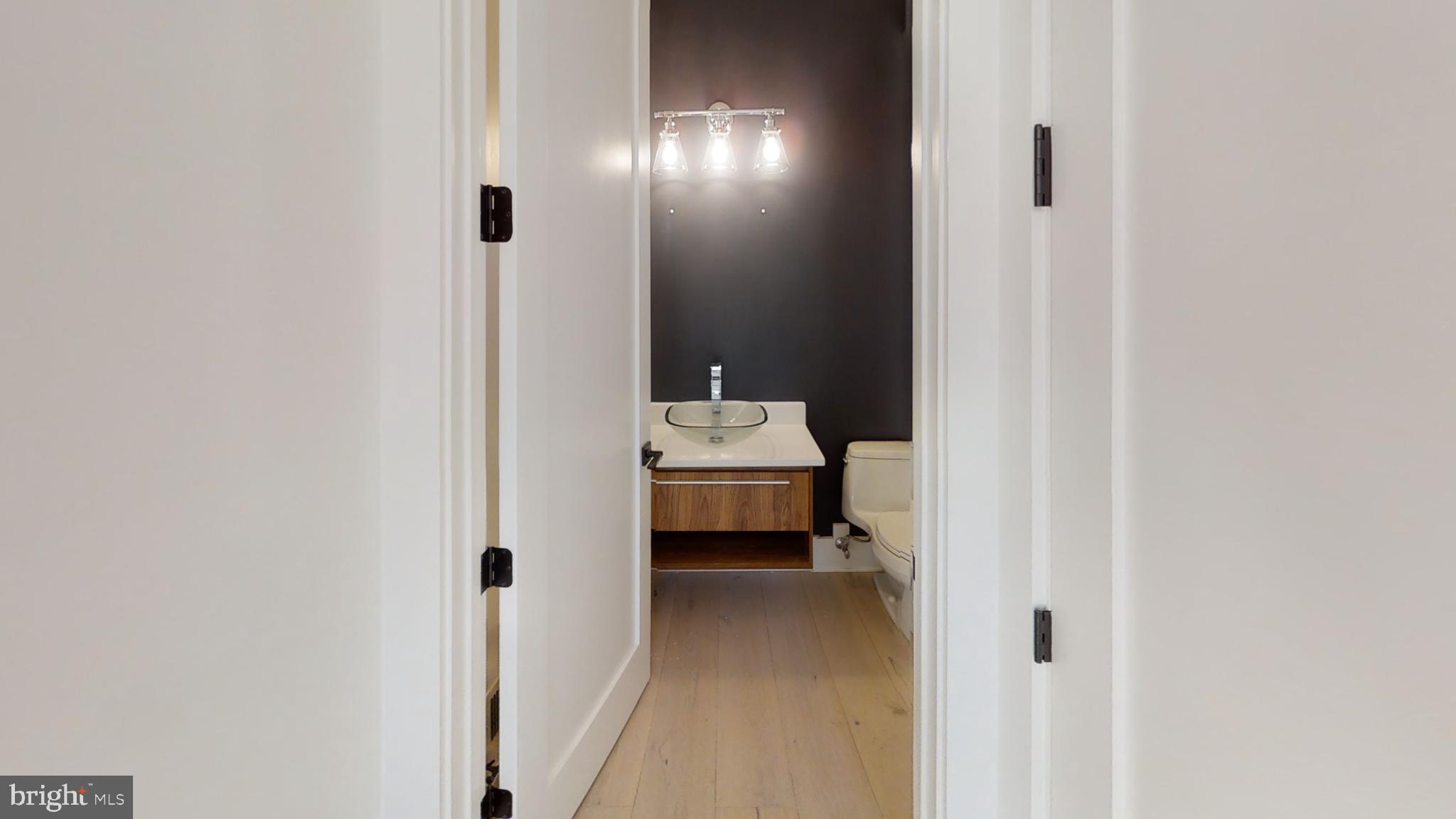 VIENNA WOODS - Residential