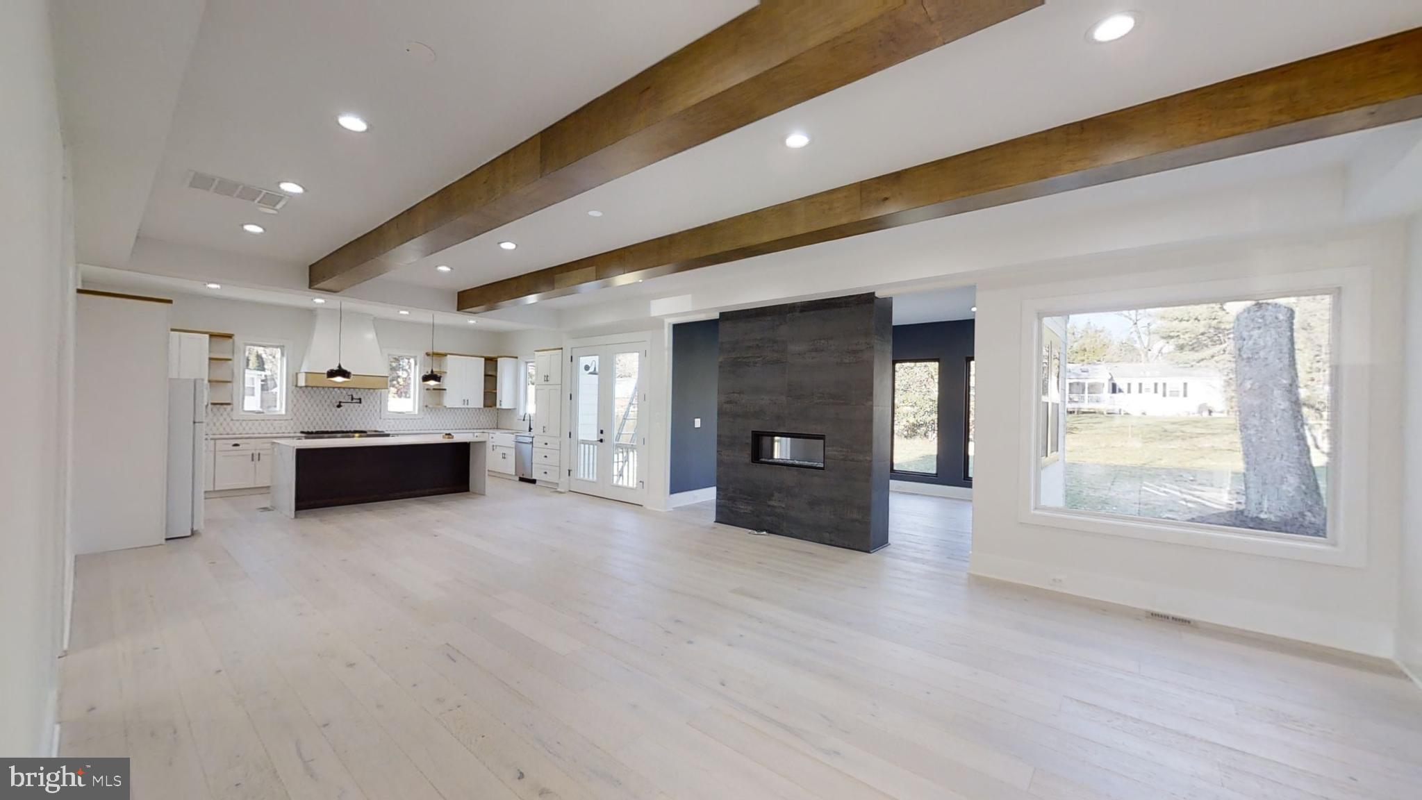 VIENNA WOODS - Residential