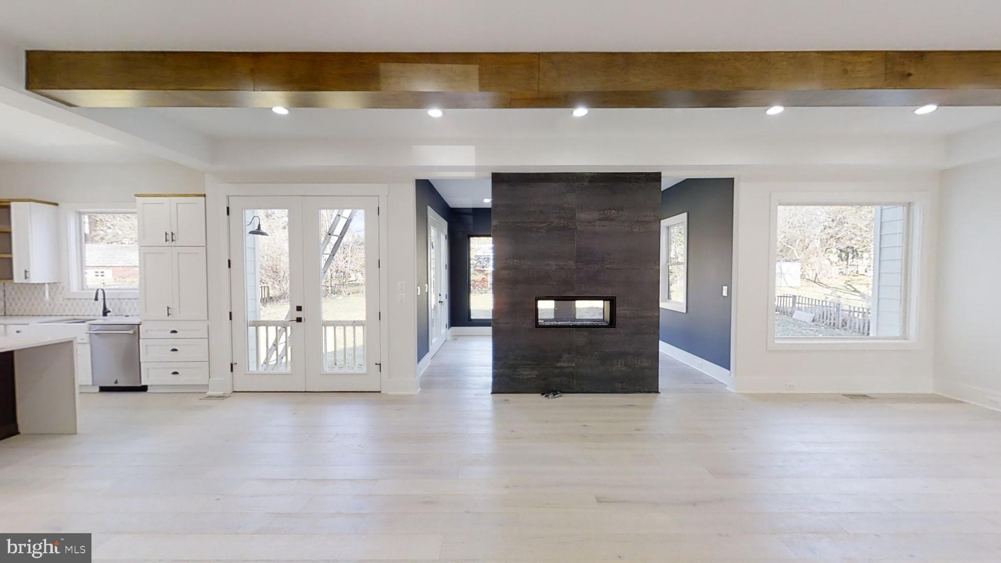 VIENNA WOODS - Residential