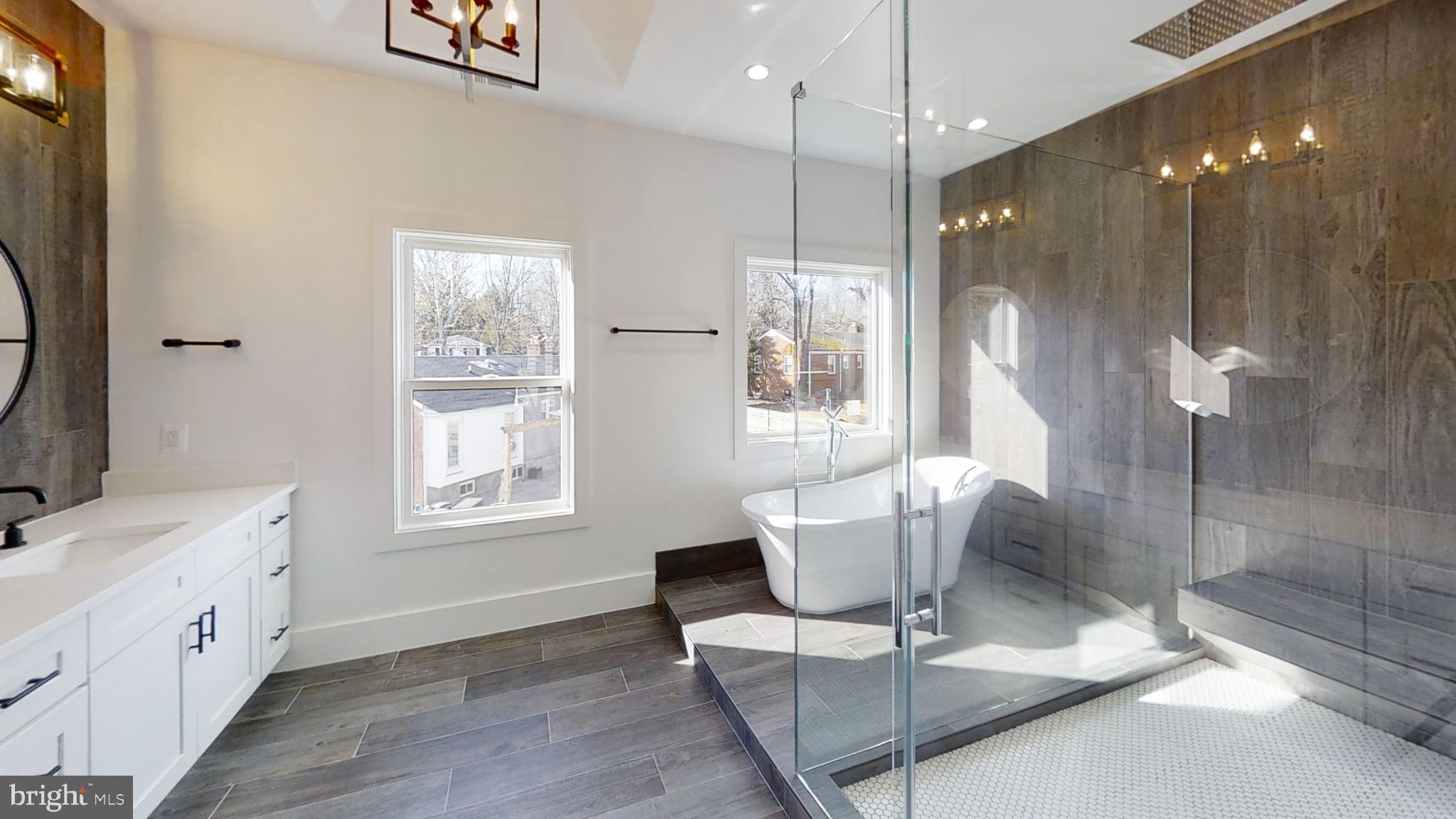 VIENNA WOODS - Residential