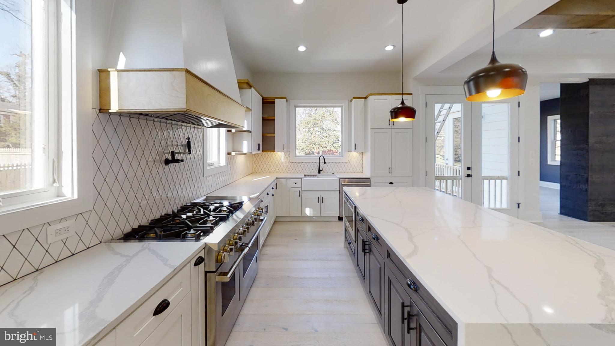 VIENNA WOODS - Residential