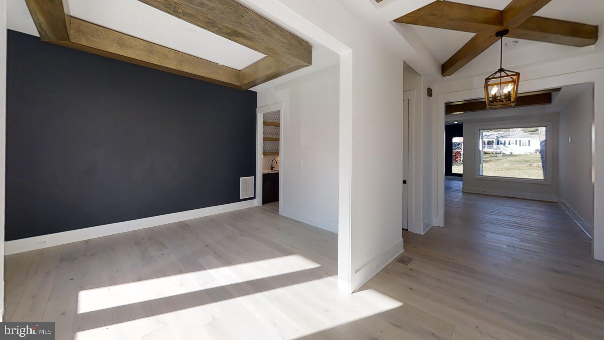 VIENNA WOODS - Residential