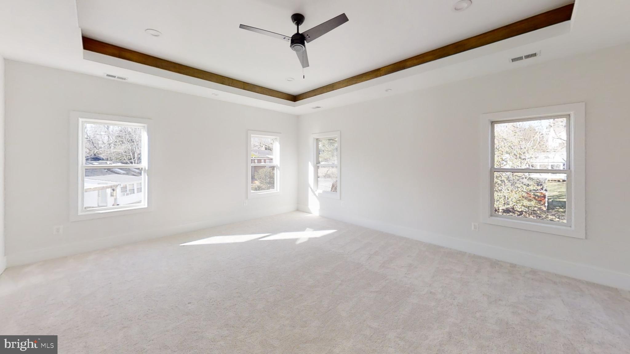 VIENNA WOODS - Residential