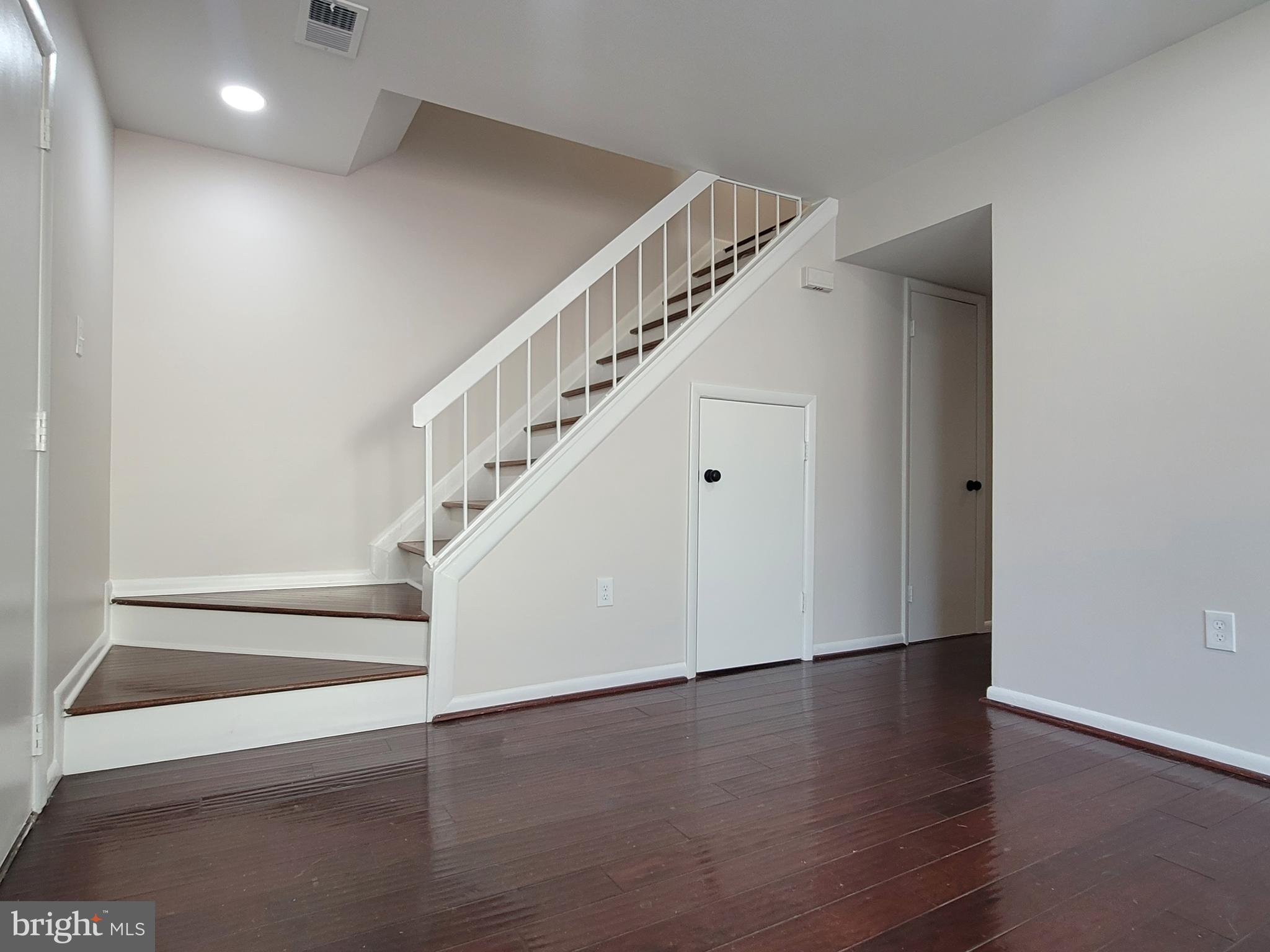 5674 OAK TANAGER COURT