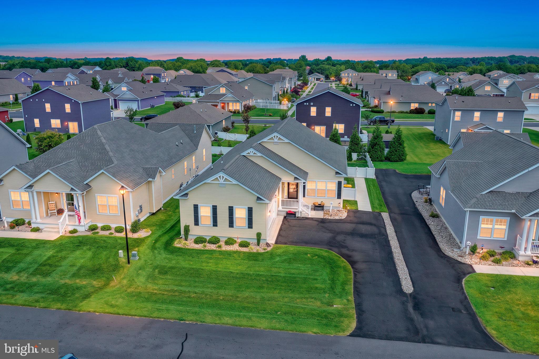 18 BACKWATER COURT