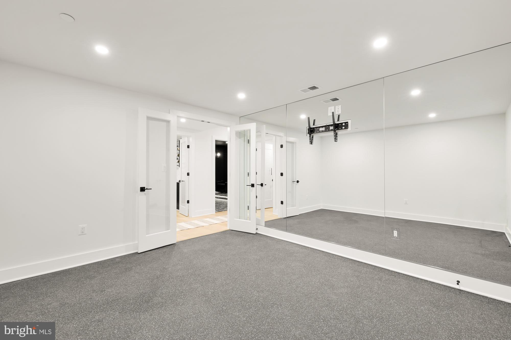 BURNING TREE VALLEY - Residential