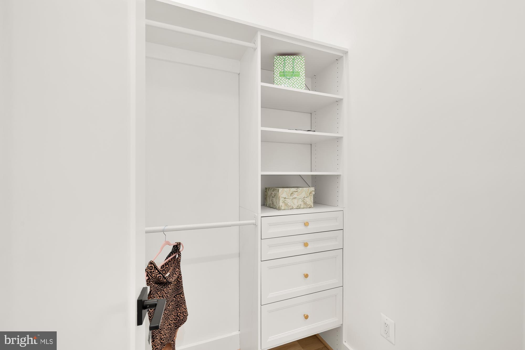 BURNING TREE VALLEY - Residential