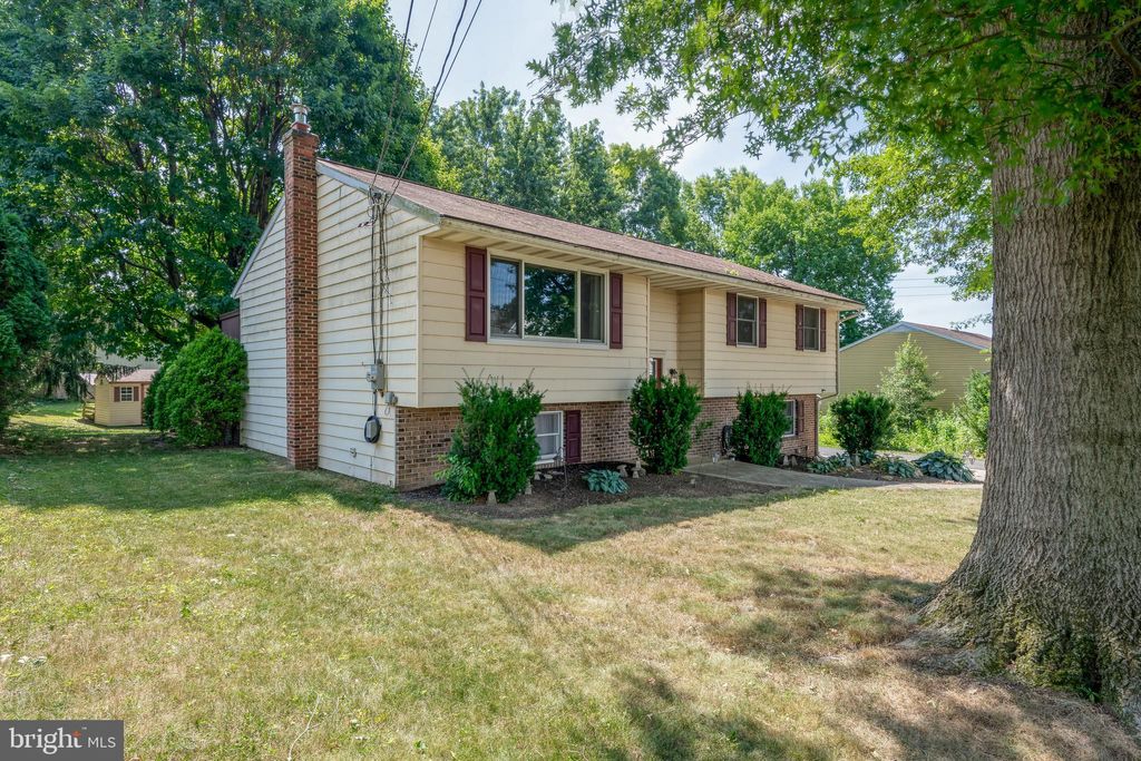 Photo of 779 Holly Tree Road, Manheim, PA 17545 (MLS # PALA2052112)